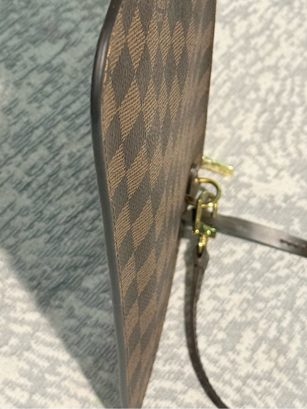 Louis Vuitton /// Damier Ebene Wristlet / Pochette - Picture 5 of 9